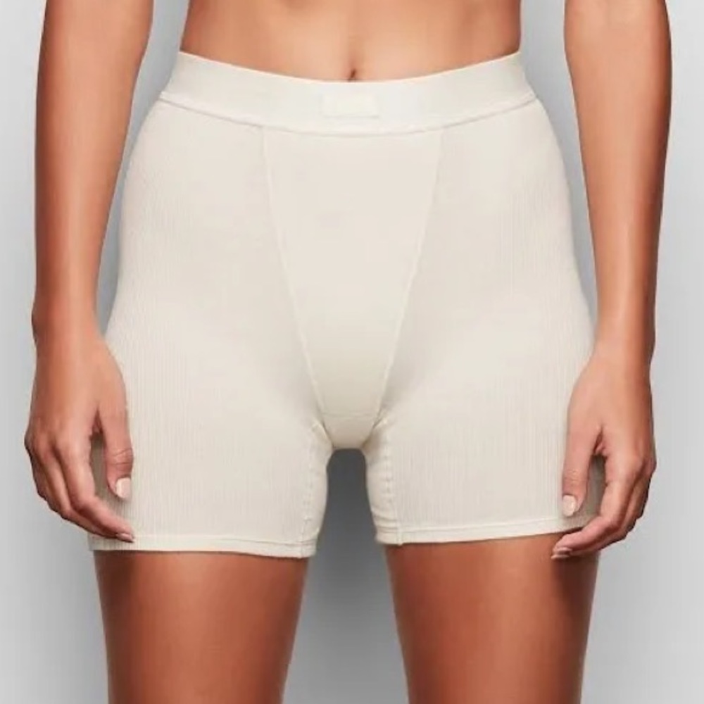 SKIMS cotton rib boxer shorts Size XXS